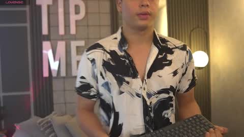 Snapshot of ethan_occonor chatting on September 21, 6:31 pm ethan_occonor online show from September 21, 6:31 pm