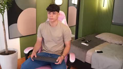 Snapshot of ethan_occonor chatting on September 24, 6:44 pm ethan_occonor online show from September 24, 6:44 pm