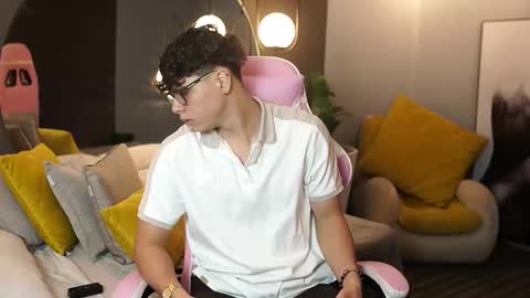 Snapshot of ethan_occonor chatting on September 30, 1:16 pm ethan_occonor online show from September 30, 1:16 pm