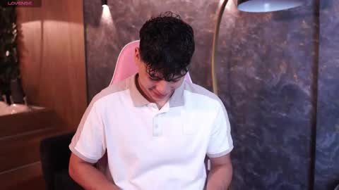 Snapshot of ethan_occonor chatting on November 22, 12:37 pm ethan_occonor online show from November 22, 12:37 pm