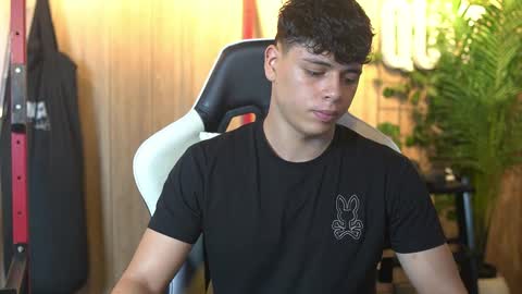 Snapshot of ethan_occonor chatting on November 25, 12:43 am ethan_occonor online show from November 25, 12:43 am