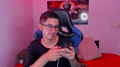 Snapshot of ethan_sai01 chatting on December 3, 4:42 am ETHAN SAI online show from December 3, 4:42 am