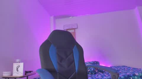 ethan travis online show from October 10, 3:22 pm