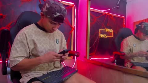 Ethan online show from October 26, 4:18 am