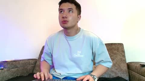 ethanconnor_ online show from December 5, 7:54 pm