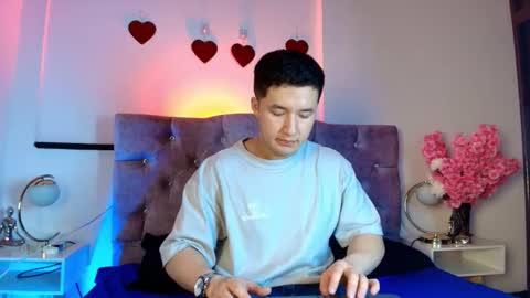 ethanconnor_ online show from February 14, 12:13 pm