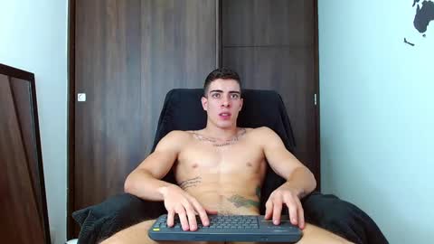 Snapshot of ethangreey1 chatting on December 12, 8:43 pm ethangreey1 online show from December 12, 8:43 pm