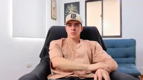 ethangreey1 online show from December 19, 7:21 pm