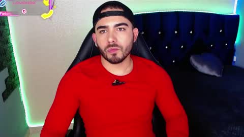 Snapshot of ethanhairy chatting on February 18, 9:44 pm Ethan online show from February 18, 9:44 pm