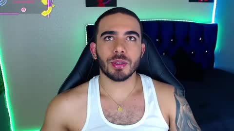 Snapshot of ethanhairy chatting on February 25, 8:07 pm Ethan online show from February 25, 8:07 pm