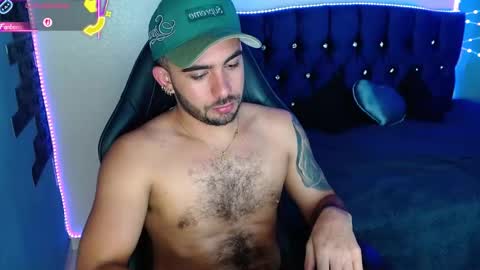 Snapshot of ethanhairy chatting on March 28, 2:11 am Ethan online show from March 28, 2:11 am