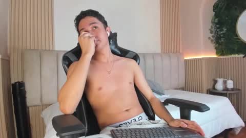 ethanlowell online show from March 24, 8:58 pm