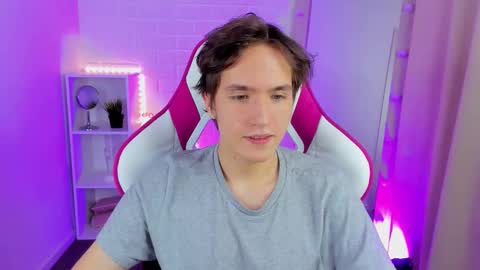 Ethan online show from November 5, 12:49 pm