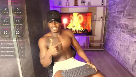 Snapshot of ethantraviis_ chatting on February 27, 12:43 am Ethan online show from February 27, 12:43 am