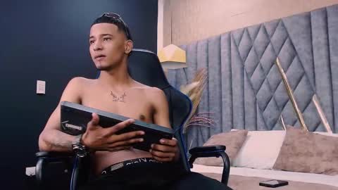 EthanWalkerr online show from September 18, 1:13 pm