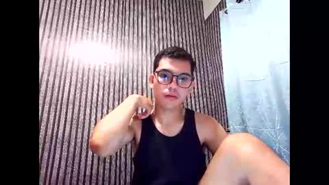 Snapshot of ethanwalter7778 chatting on May 10, 1:05 pm Ethan Walter online show from May 10, 1:05 pm
