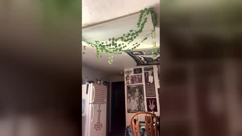 ethb0211 online show from March 8, 4:22 pm