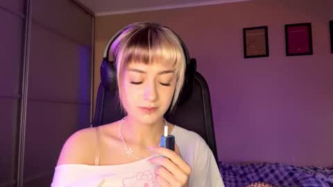 Snapshot of ethelynprochaska chatting on November 21, 5:06 am Emily online show from November 21, 5:06 am