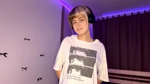 Snapshot of ethelynprochaska chatting on November 24, 1:11 pm Emily online show from November 24, 1:11 pm