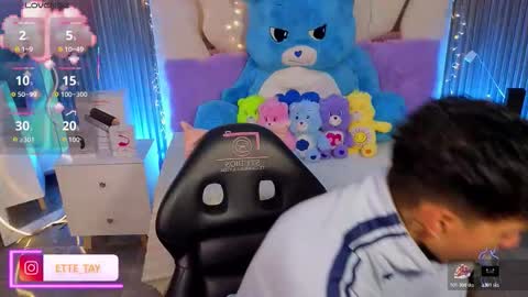 ette online show from March 14, 3:45 am