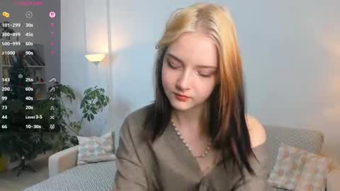 Snapshot of eufemiabatarse chatting on February 9, 1:31 am Emily online show from February 9, 1:31 am