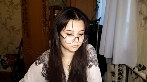 Snapshot of eugeniecarrubba chatting on June 3, 1:25 pm Lily 1st day online show from June 3, 1:25 pm