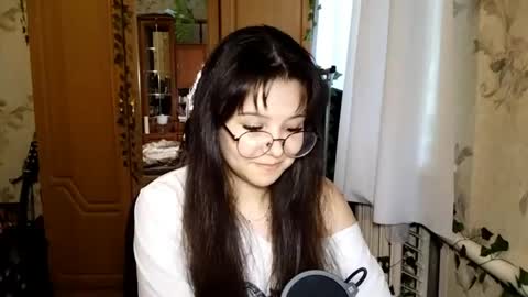 Snapshot of eugeniecarrubba chatting on June 8, 1:55 pm Lily 1st day online show from June 8, 1:55 pm