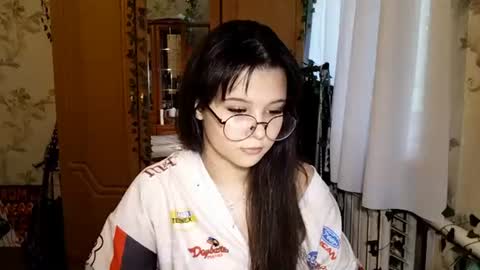 Snapshot of eugeniecarrubba chatting on June 9, 12:39 pm Lily 1st day online show from June 9, 12:39 pm