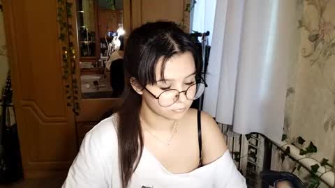 Snapshot of eugeniecarrubba chatting on June 12, 12:26 pm Lily 1st day online show from June 12, 12:26 pm