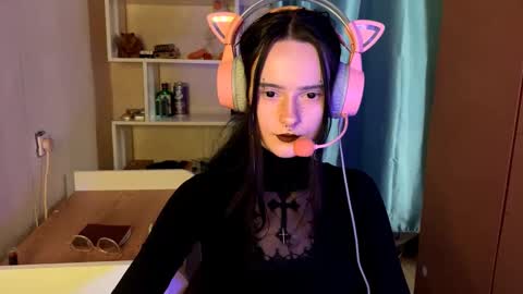 Snapshot of eunabiddlecome chatting on February 18, 11:06 am Kate online show from February 18, 11:06 am