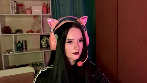 Snapshot of eunabiddlecome chatting on February 20, 11:11 am Kate online show from February 20, 11:11 am