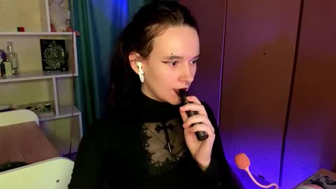 Snapshot of eunabiddlecome chatting on March 16, 11:03 am Kate online show from March 16, 11:03 am