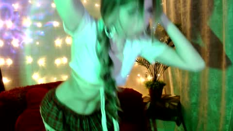 Liana online show from February 4, 3:26 pm