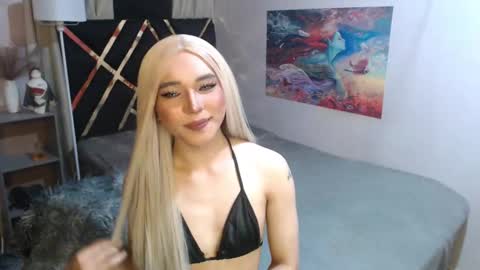 Snapshot of eurenx chatting on November 25, 1:55 pm Euren Bradley online show from November 25, 1:55 pm