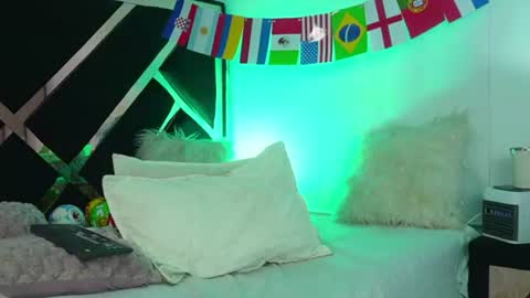 Snapshot of eva_45love chatting on June 18, 11:14 am Eva online show from June 18, 11:14 am