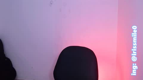 Snapshot of eva_brooks1 chatting on February 24, 11:30 pm Iris Smile independent model online show from February 24, 11:30 pm