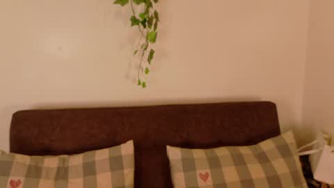 Snapshot of eva_daemon chatting on May 6, 12:10 pm EVA DAEMON online show from May 6, 12:10 pm