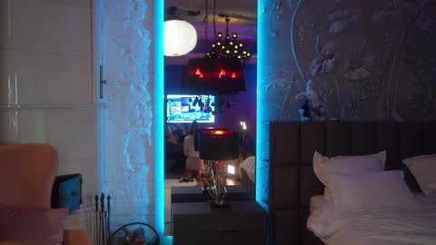 Eva online show from June 8, 8:42 pm
