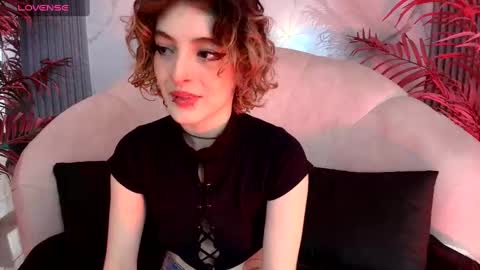 E V A online show from September 11, 7:47 pm