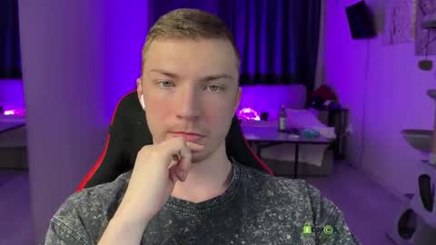 Snapshot of eva_iron chatting on February 28, 11:17 pm Eva and Iron online show from February 28, 11:17 pm