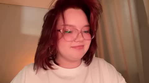 Snapshot of eva_kittenn chatting on February 24, 1:31 pm eva_kittenn online show from February 24, 1:31 pm