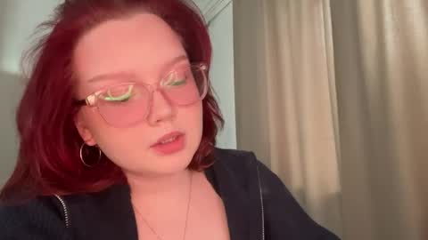 Snapshot of eva_kittenn chatting on April 12, 1:16 pm eva_kittenn online show from April 12, 1:16 pm