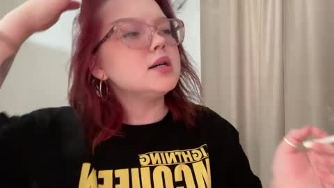 Snapshot of eva_kittenn chatting on April 21, 12:44 pm eva_kittenn online show from April 21, 12:44 pm