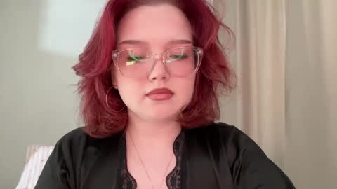 Snapshot of eva_kittenn chatting on April 25, 1:41 pm eva_kittenn online show from April 25, 1:41 pm