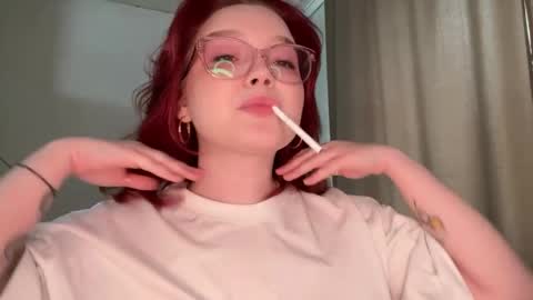 Snapshot of eva_kittenn chatting on April 29, 1:48 pm eva_kittenn online show from April 29, 1:48 pm