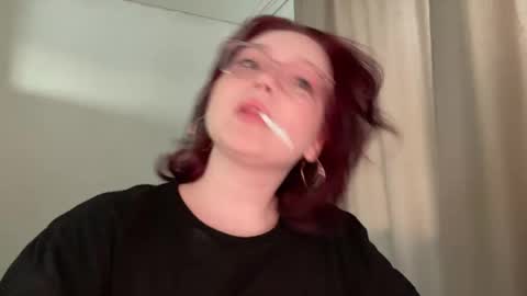 Snapshot of eva_kittenn chatting on May 4, 2:24 pm eva_kittenn online show from May 4, 2:24 pm