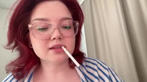 Snapshot of eva_kittenn chatting on June 13, 1:31 pm eva_kittenn online show from June 13, 1:31 pm