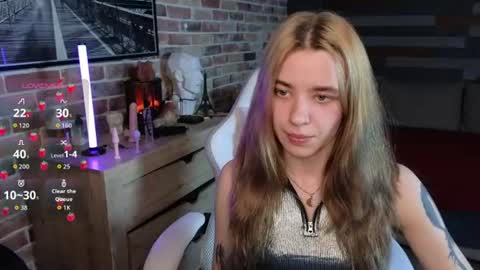 eva_mini online show from June 11, 9:24 pm