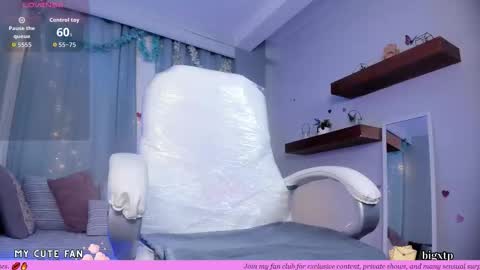 Snapshot of eva_monet chatting on October 9, 3:32 pm eva_monet online show from October 9, 3:32 pm