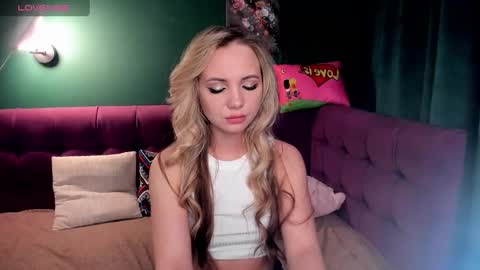 Snapshot of eva_moran chatting on February 6, 5:03 am Eva 3 online show from February 6, 5:03 am